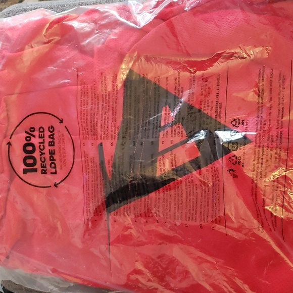 ADIDAS Badge of Sport Shorts in Better Scarlet/Black Size 3XL 9 inch Inseam - Picture 4 of 7